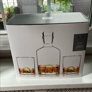 1108. Viski Crystal Whiskey Decanter Set - Clear‎